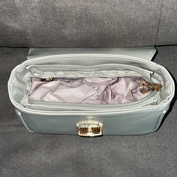 NWT. Bella Russo Clutch purse. Gray. - Picture 5 of 6